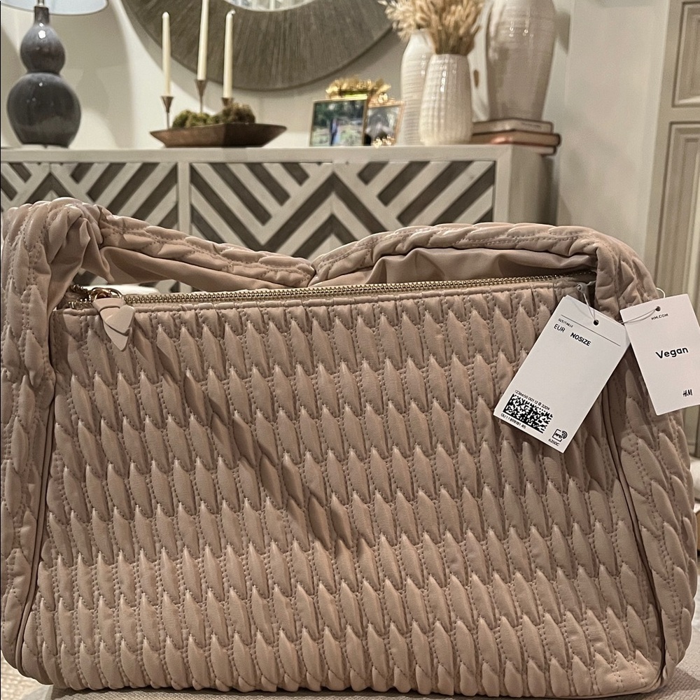 H&M Beige Quilted Shoulder Bag/NWT - Picture 6 of 14